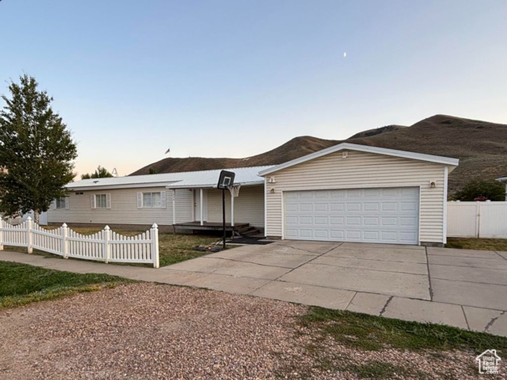 335 W MEMORIAL PARK RD, Henefer, UT 84033