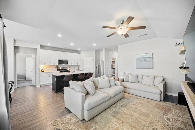 537 Loriner Way, Liberty Hill, TX 78642