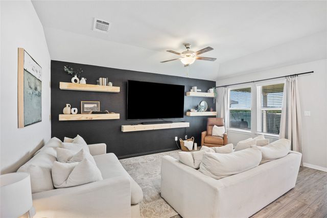 537 Loriner Way, Liberty Hill, TX 78642