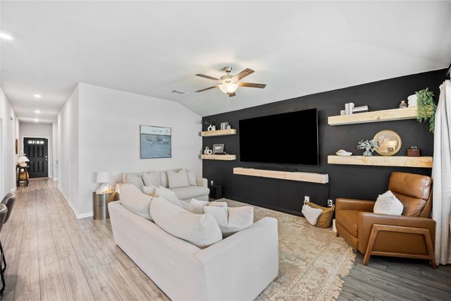 537 Loriner Way, Liberty Hill, TX 78642