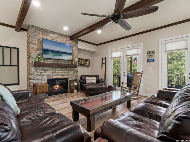 1033 Gruene Rd, New Braunfels, TX 78130