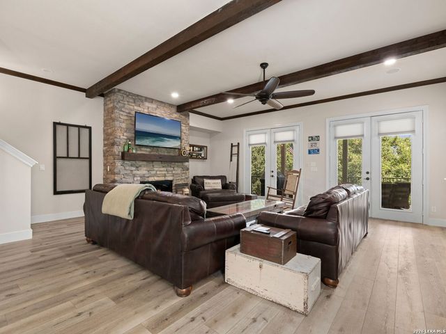 1033 Gruene Rd, New Braunfels, TX 78130
