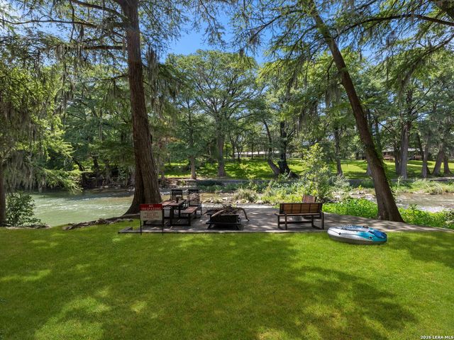 1033 Gruene Rd, New Braunfels, TX 78130