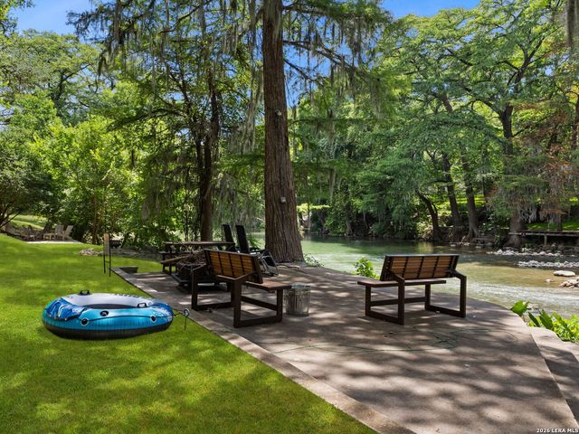 1033 Gruene Rd, New Braunfels, TX 78130