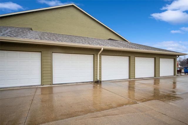 410 N 1st Street 201, Indianola, IA 50125