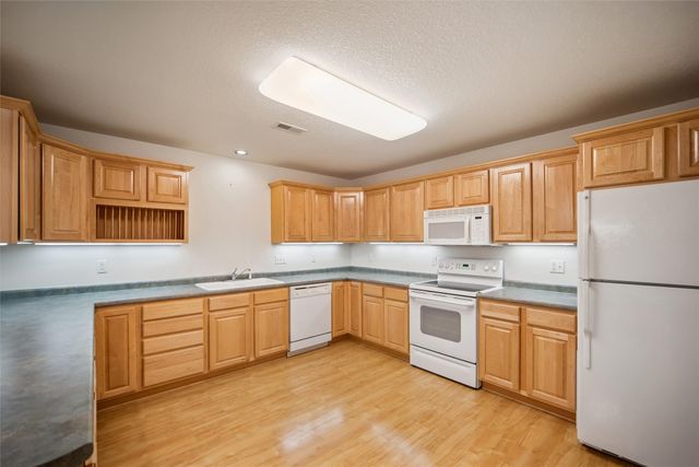 410 N 1st Street 201, Indianola, IA 50125