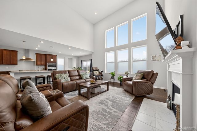4172 Walcott Drive, Orion Charter Township, MI 48359