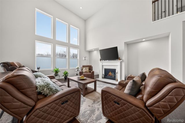 4172 Walcott Drive, Orion Charter Township, MI 48359