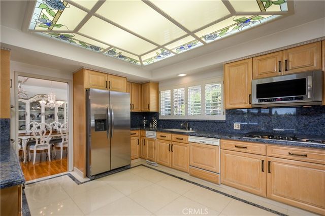 201 E Burke Dr, Montebello, CA 90640