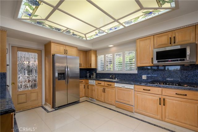 201 E Burke Dr, Montebello, CA 90640