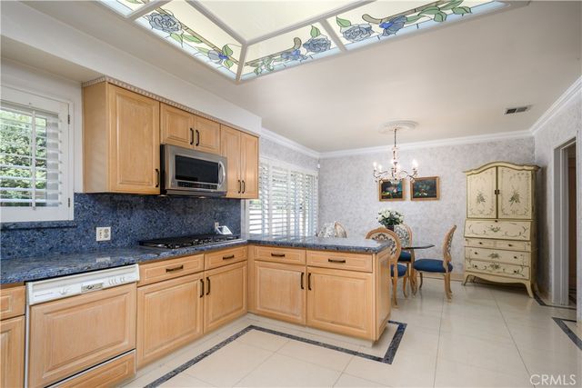 201 E Burke Dr, Montebello, CA 90640