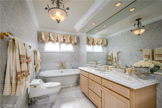 201 E Burke Dr, Montebello, CA 90640