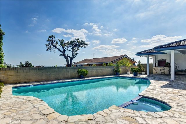 201 E Burke Dr, Montebello, CA 90640