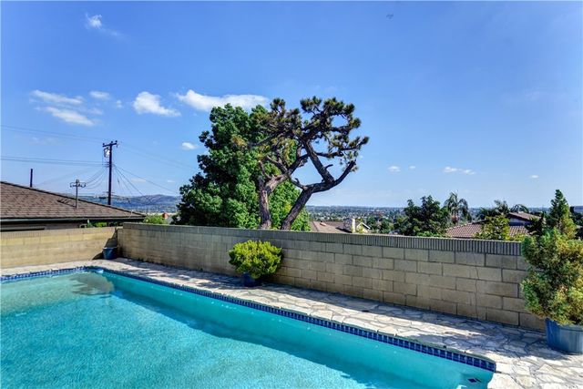 201 E Burke Dr, Montebello, CA 90640