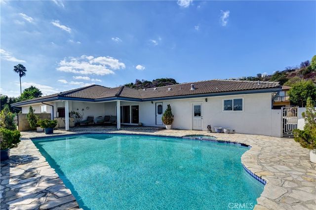 201 E Burke Dr, Montebello, CA 90640