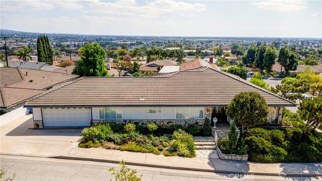 201 E Burke Dr, Montebello, CA 90640
