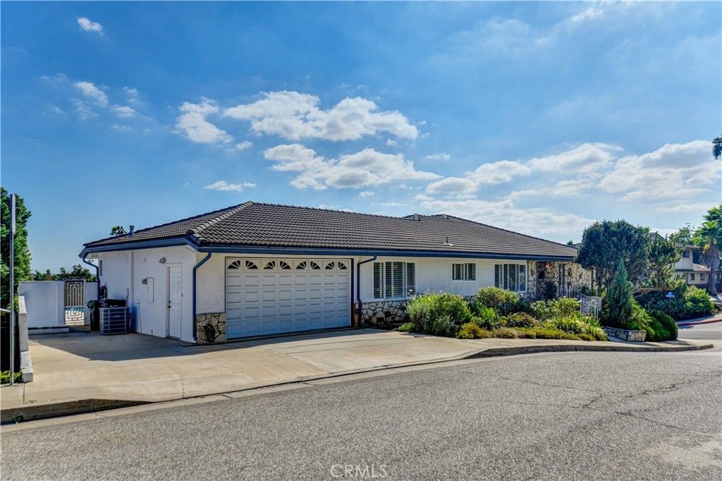 201 E Burke Dr, Montebello, CA 90640 — photo 3