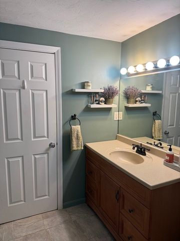 1 Reed Ave 7, Plymouth, MA 02360