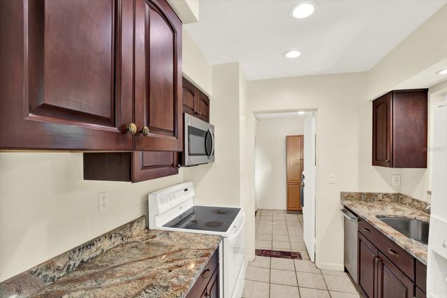 2561 58TH STREET N, St Petersburg, FL 33710