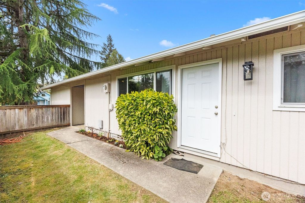 1072 1074 Central Street SE, Olympia, WA 98501