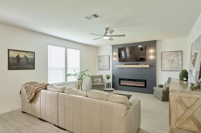 120 Chestnut Gate Drive, Willis, TX 77378