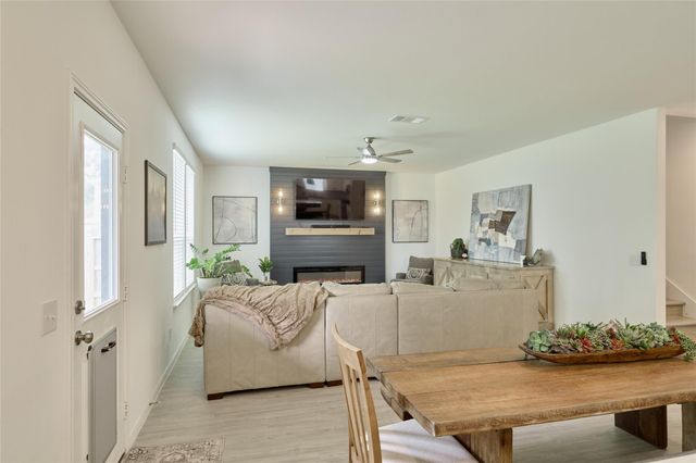 120 Chestnut Gate Drive, Willis, TX 77378