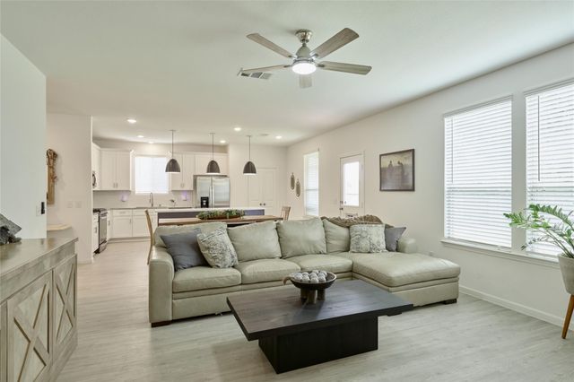 120 Chestnut Gate Drive, Willis, TX 77378