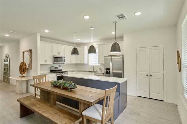 120 Chestnut Gate Drive, Willis, TX 77378