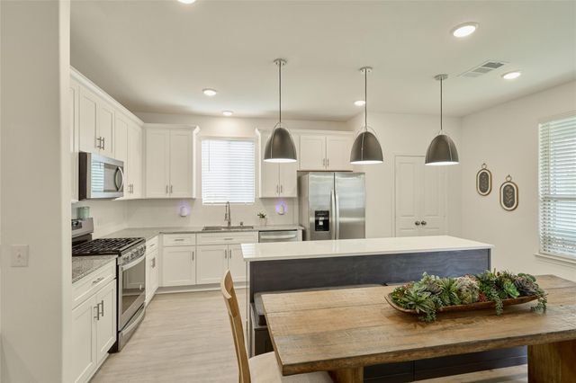 120 Chestnut Gate Drive, Willis, TX 77378