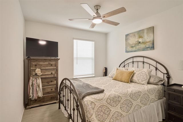 120 Chestnut Gate Drive, Willis, TX 77378