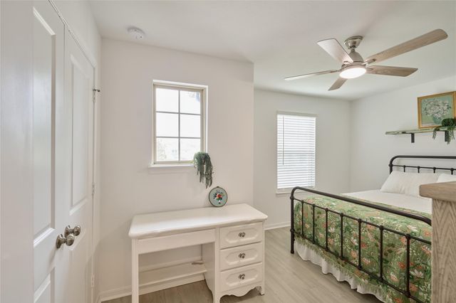 120 Chestnut Gate Drive, Willis, TX 77378