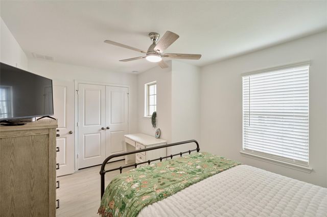 120 Chestnut Gate Drive, Willis, TX 77378