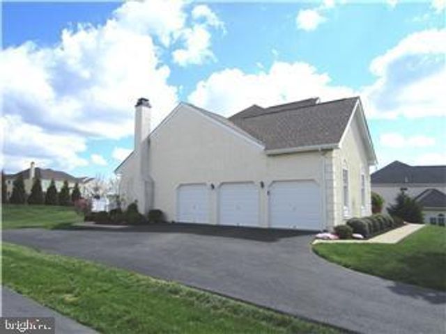 129 HOCKESSIN DR, Hockessin, DE 19707