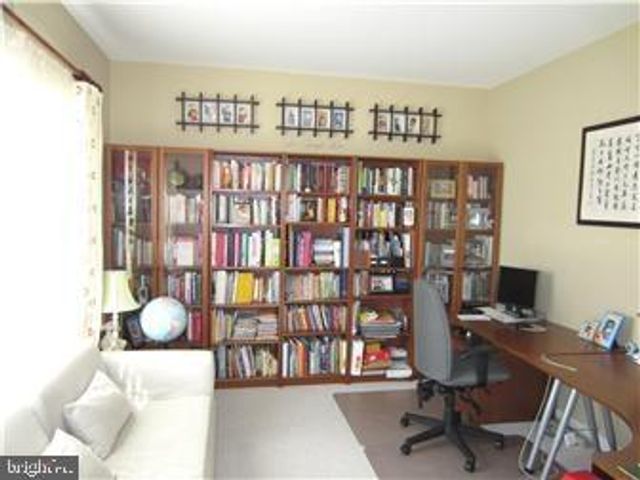 129 HOCKESSIN DR, Hockessin, DE 19707
