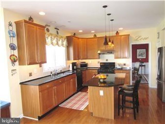 129 HOCKESSIN DR, Hockessin, DE 19707