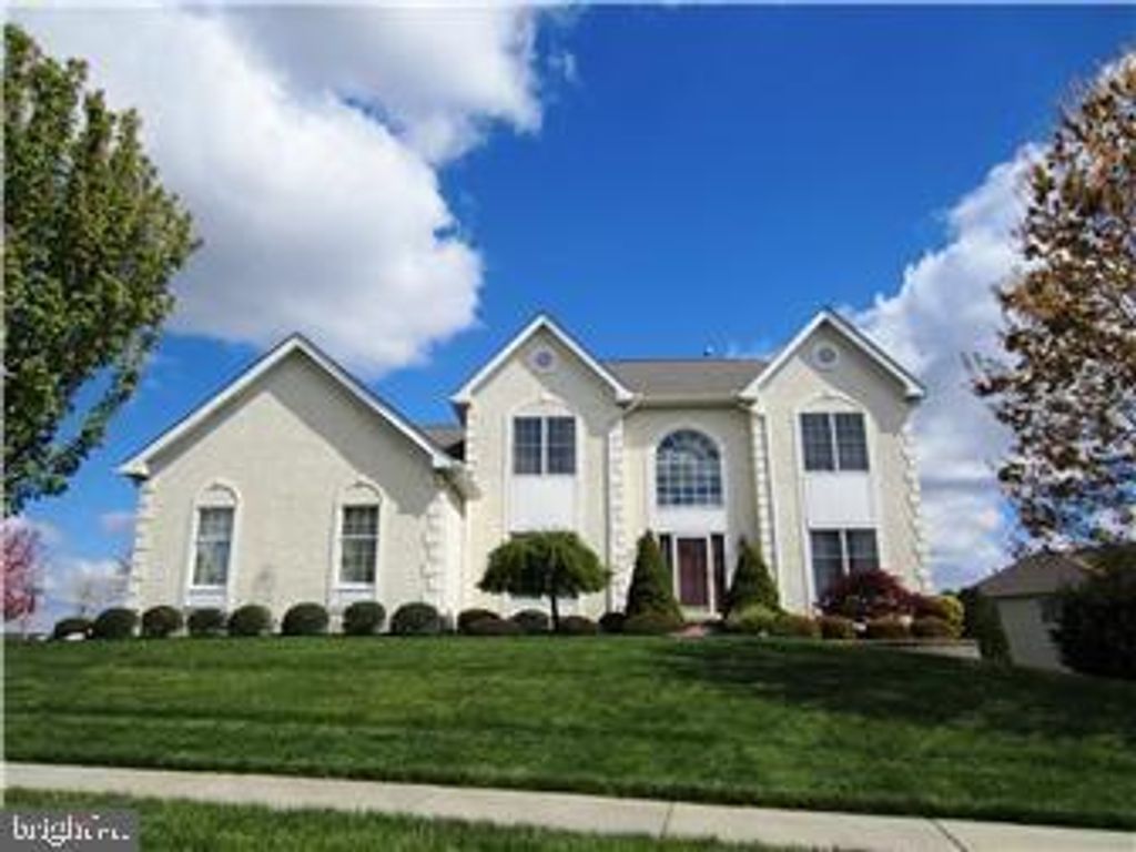 129 HOCKESSIN DR, Hockessin, DE 19707