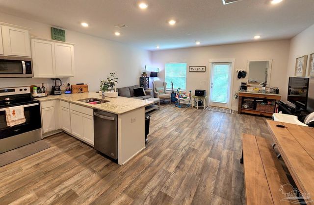 8932 Brigade Trl, Pensacola, FL 32534