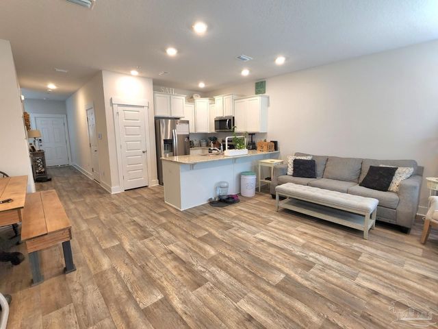 8932 Brigade Trl, Pensacola, FL 32534