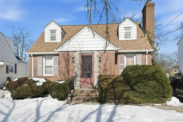 197 Foxhurst Road, Oceanside, NY 11572