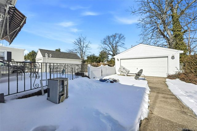 197 Foxhurst Road, Oceanside, NY 11572