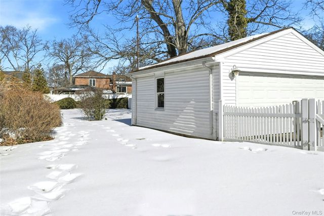 197 Foxhurst Road, Oceanside, NY 11572