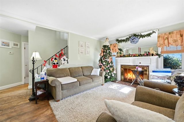 197 Foxhurst Road, Oceanside, NY 11572