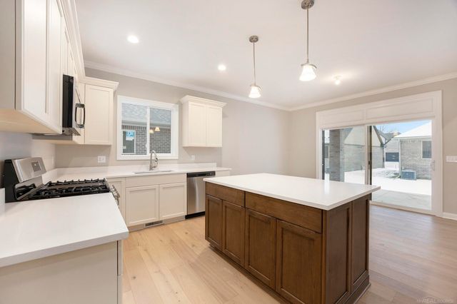 56664 Via Toscana Street, Macomb, MI 48042