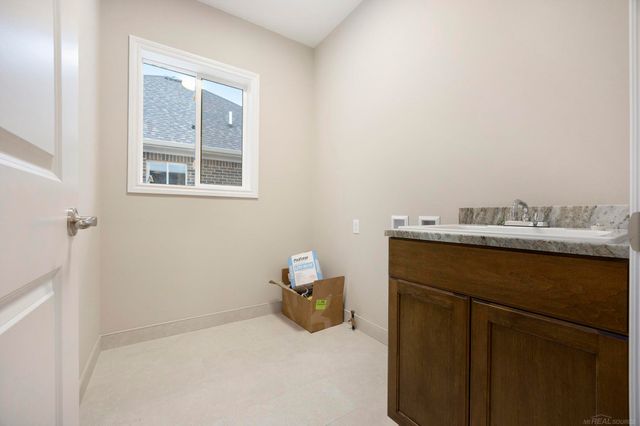 56664 Via Toscana Street, Macomb, MI 48042