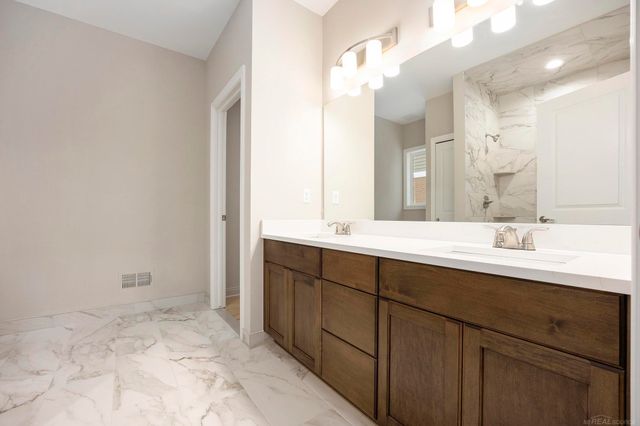 56664 Via Toscana Street, Macomb, MI 48042