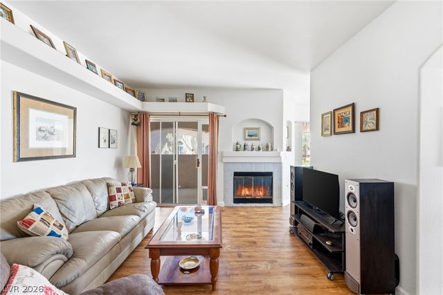 525 Indian Princess Drive 202, Las Vegas, NV 89145