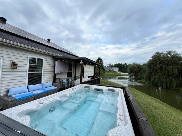 843 Groveview Court, Evansville, IN 47711