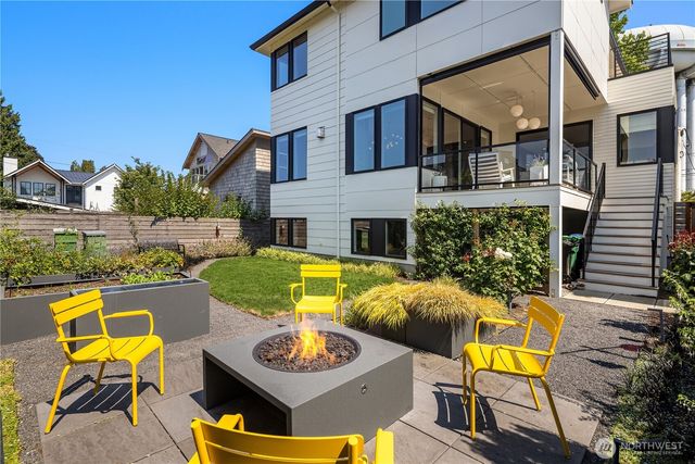 3215 39th Avenue W, Seattle, WA 98199