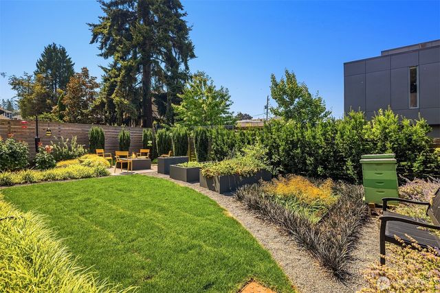 3215 39th Avenue W, Seattle, WA 98199