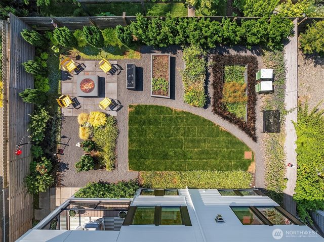 3215 39th Avenue W, Seattle, WA 98199
